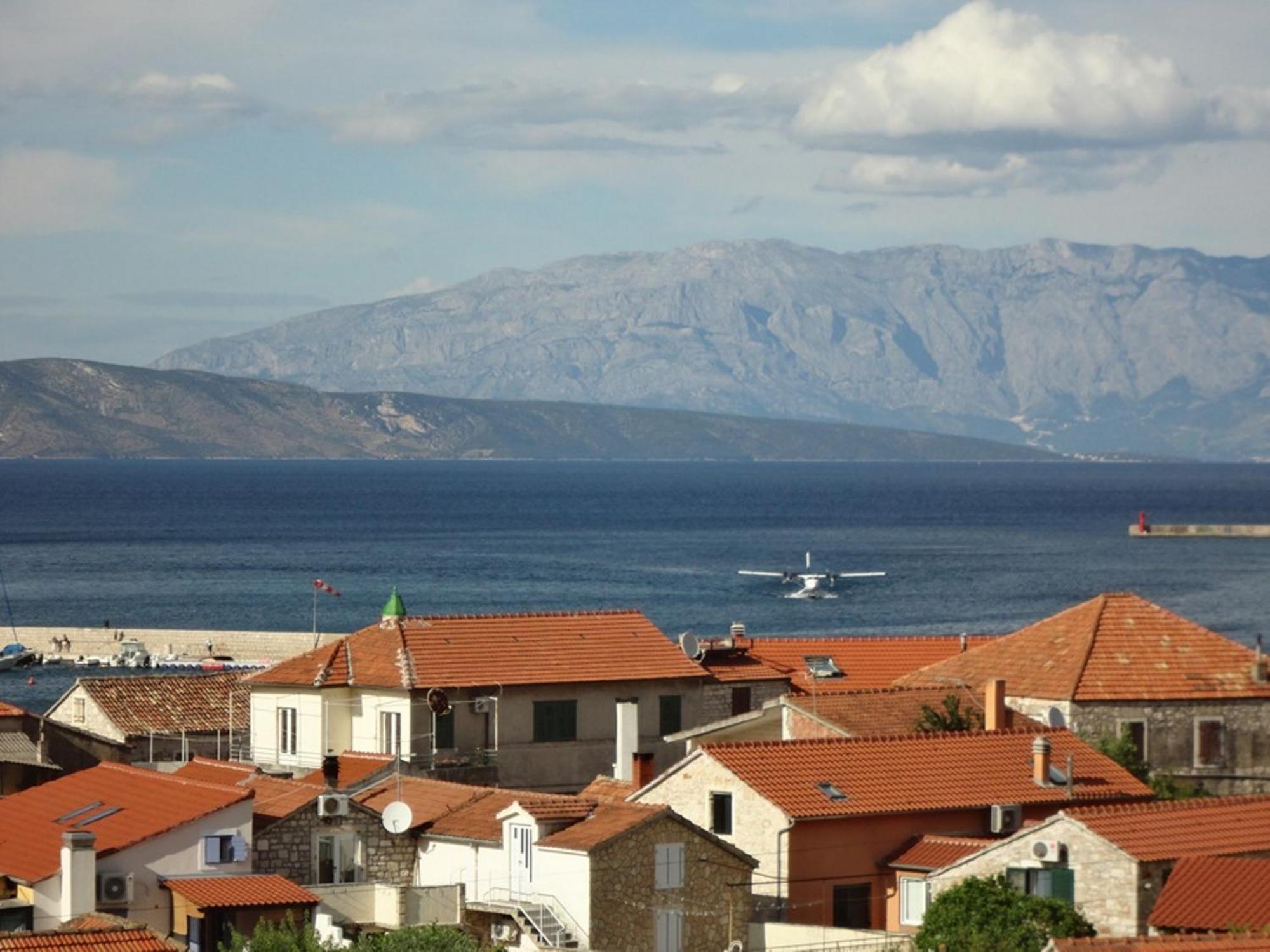 Apartment Gliha Jelsa  Bagian luar foto