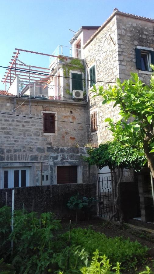 Apartment Gliha Jelsa  Bagian luar foto