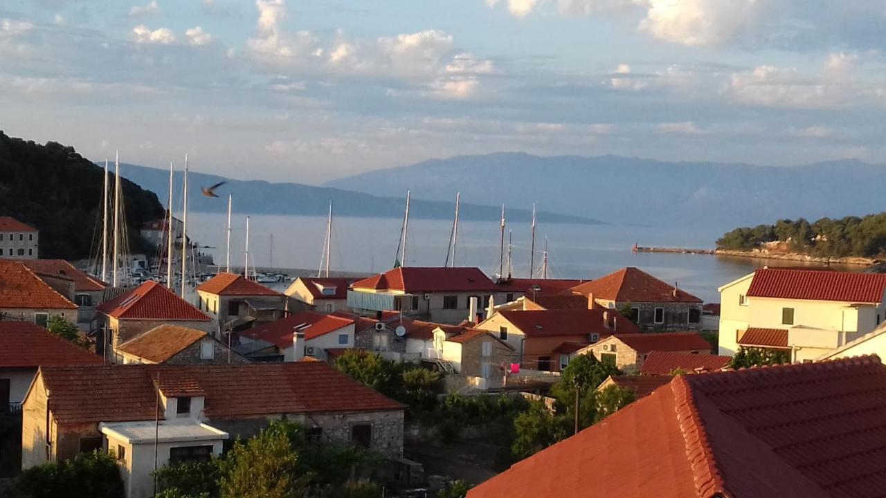 Apartment Gliha Jelsa  Bagian luar foto