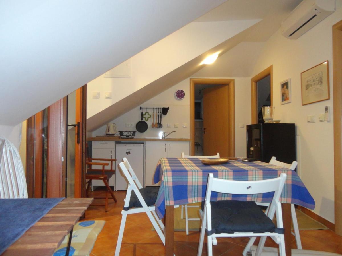 Apartment Gliha Jelsa  Bagian luar foto