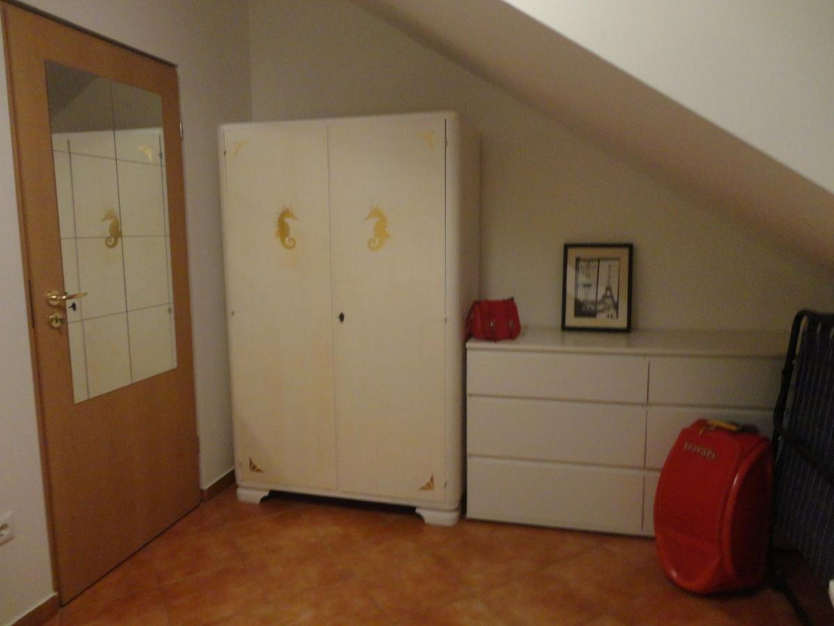 Apartment Gliha Jelsa  Bagian luar foto