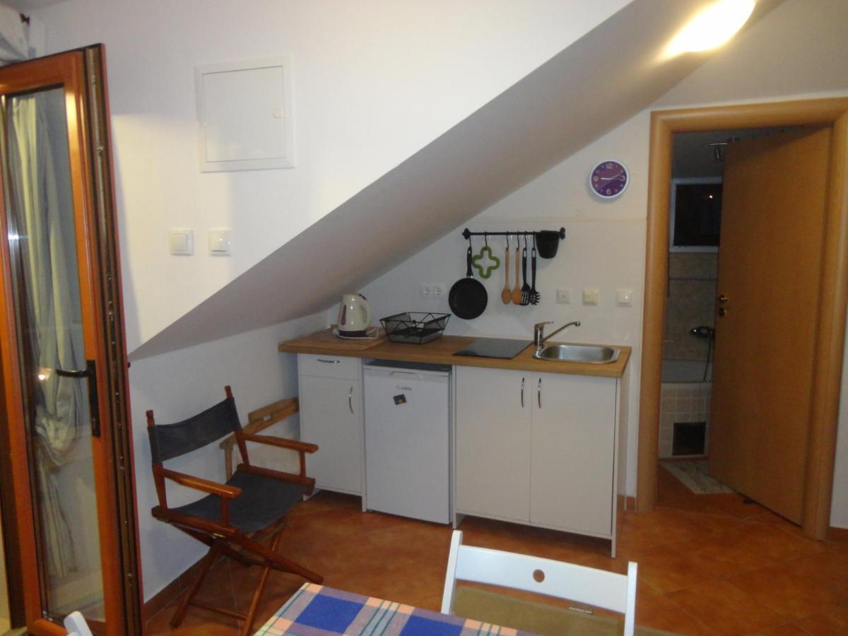 Apartment Gliha Jelsa  Bagian luar foto